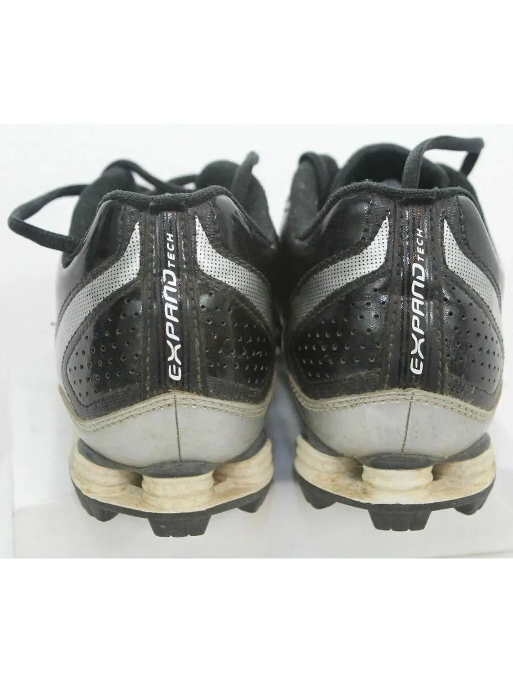 Nike Youth Size 5.5Y Womens Sz 7.5 Baseball Softball Football Expand Tech Cleats